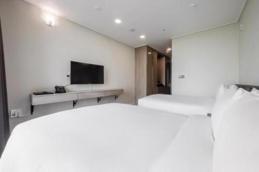 Riviera Incheon Airport Hotel Extérieur photo