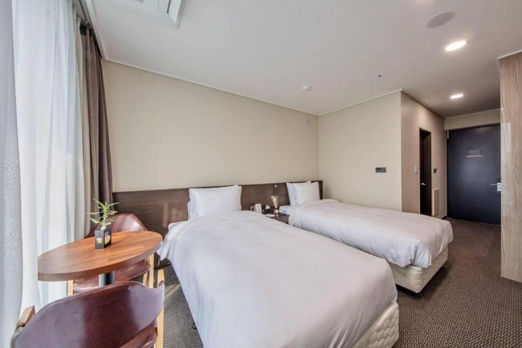 Riviera Incheon Airport Hotel Extérieur photo
