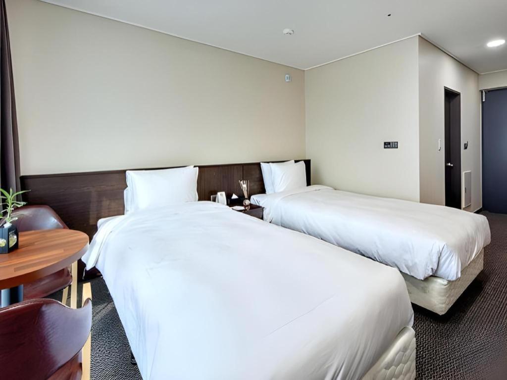 Riviera Incheon Airport Hotel Extérieur photo