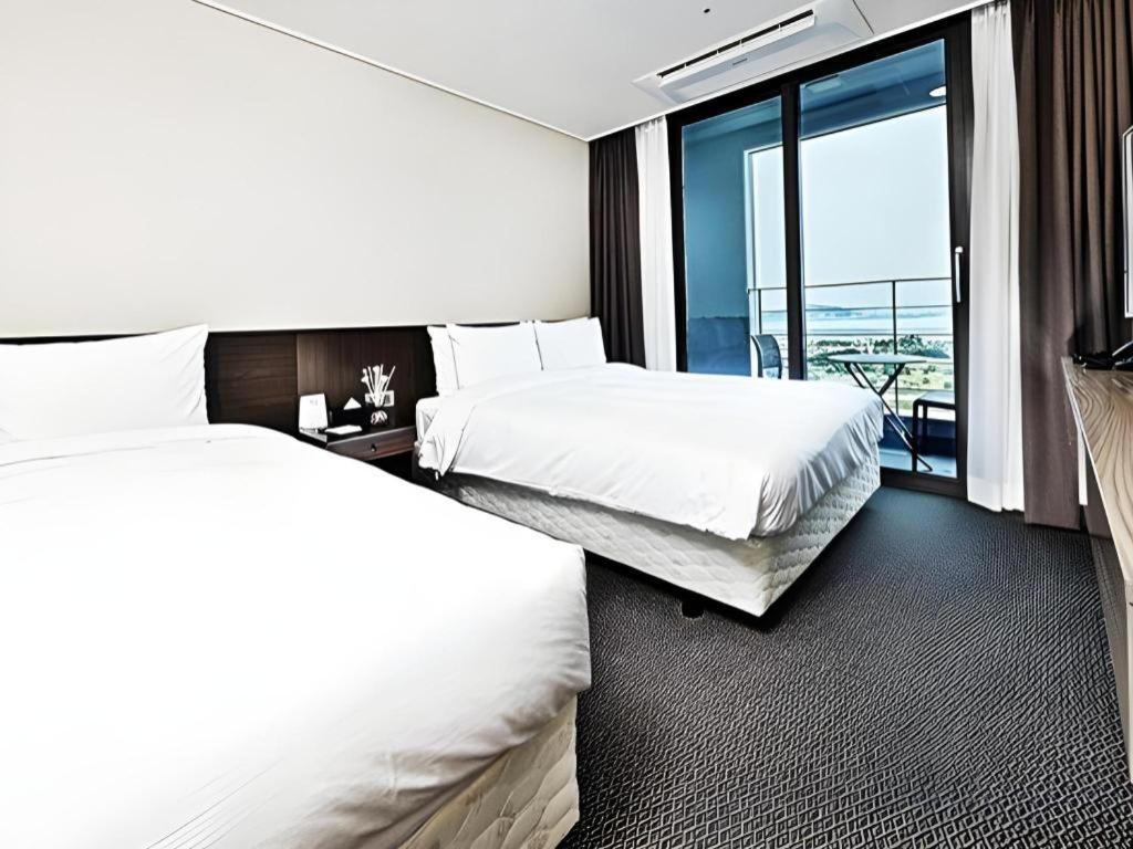 Riviera Incheon Airport Hotel Extérieur photo