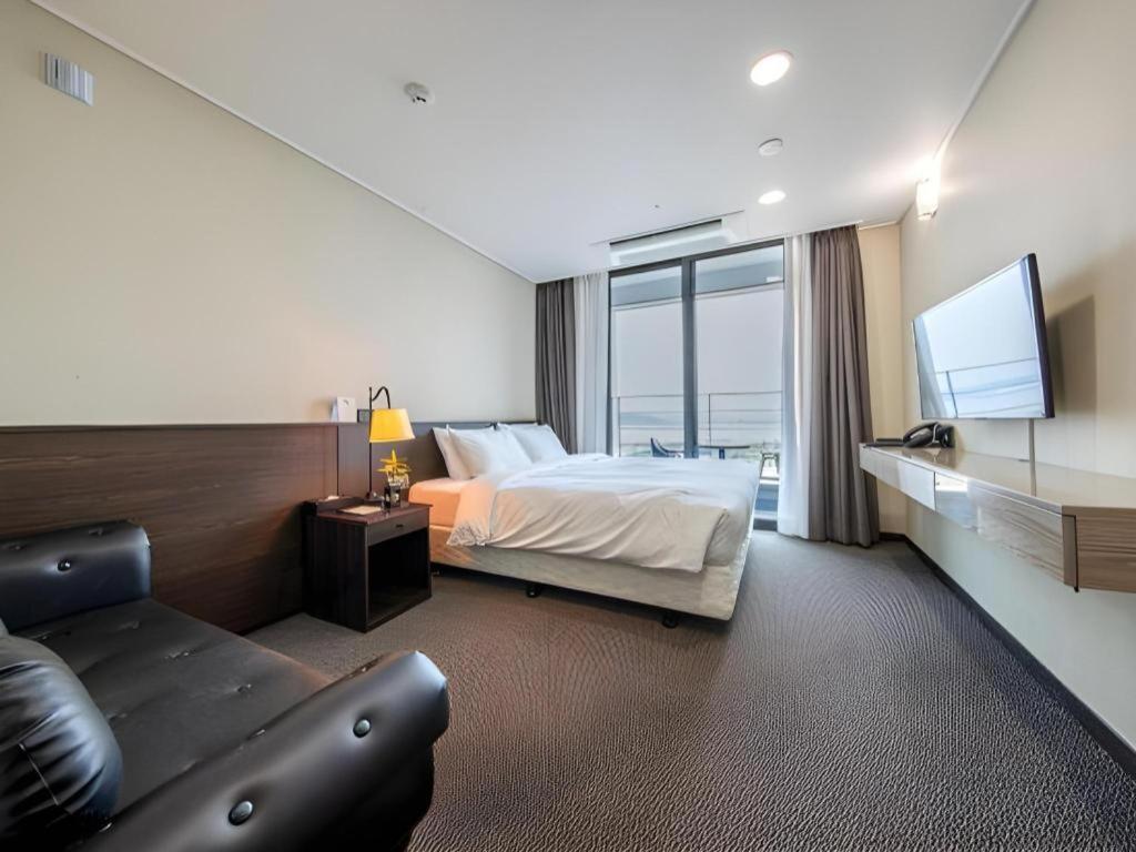 Riviera Incheon Airport Hotel Extérieur photo