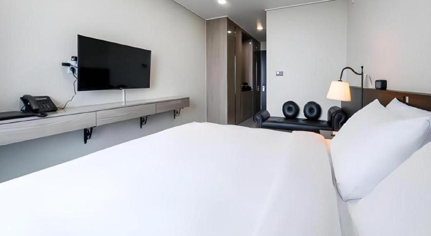Riviera Incheon Airport Hotel Extérieur photo