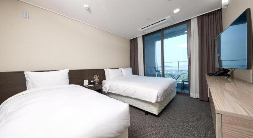 Riviera Incheon Airport Hotel Extérieur photo