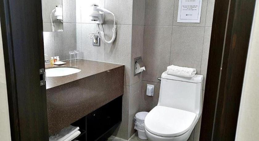 Riviera Incheon Airport Hotel Extérieur photo
